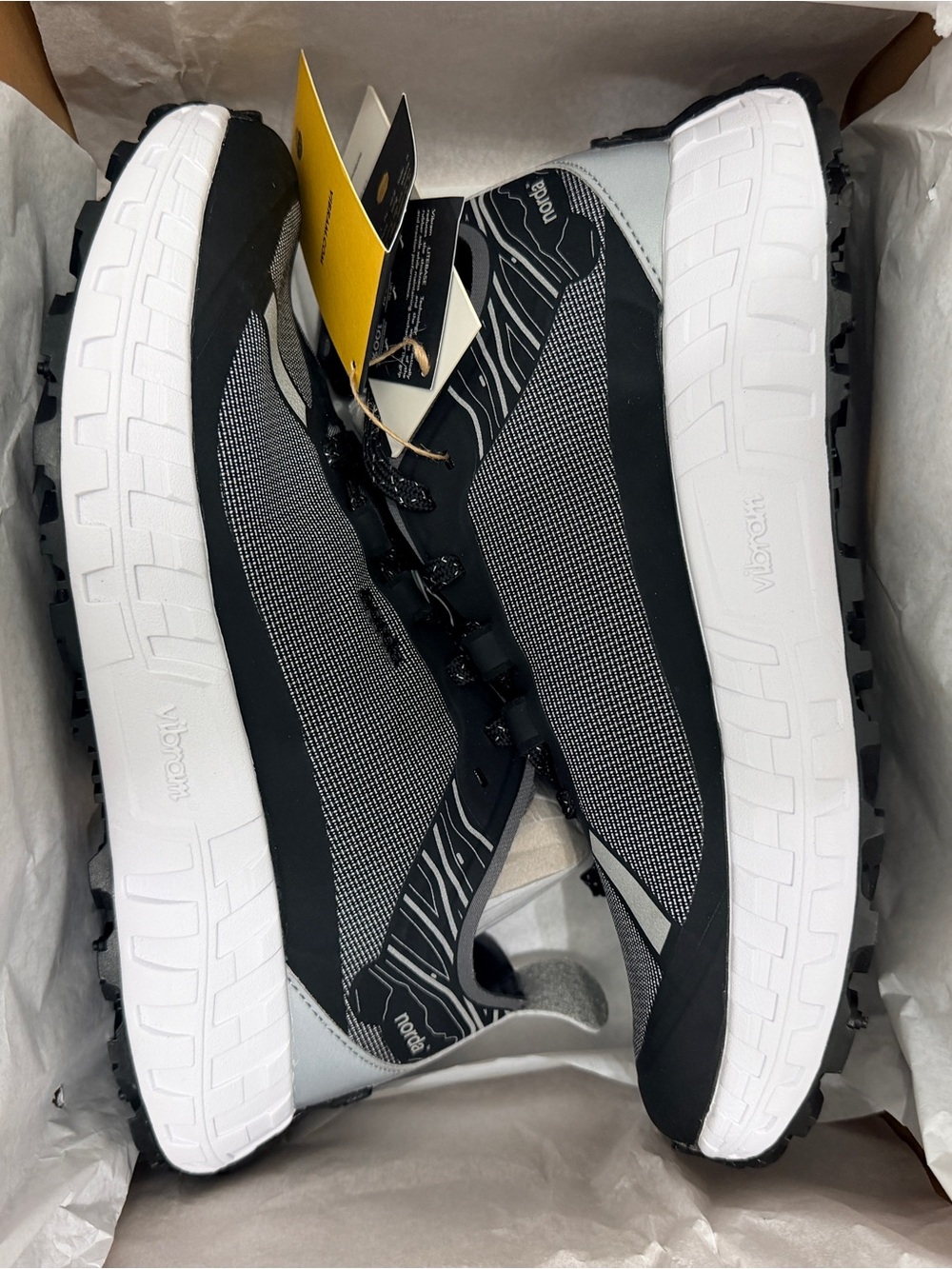 Norda 001 Trail Running Shoes - Black & White